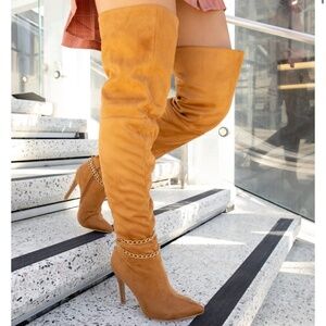 Mata brand Fashion Nova Danger Camel Suede boots